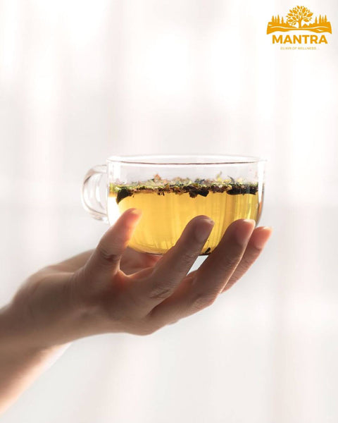 Caffeine-Free vs. Green Tea: Which Is Better for You? - The Mantra Online